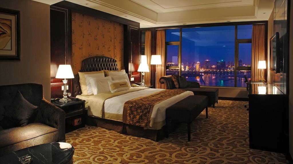 Qingyuan International Hotel Zimmer foto